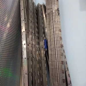 Bản lề lá piano