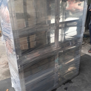 Tủ thuốc inox 304 có 4 cánh cửa mở bằng kính trắng
