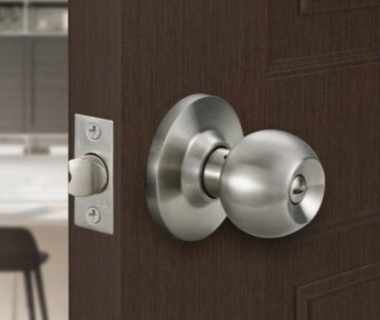 Tay nắm cho cửa các loại: Phân loại, Tiêu chí chọn và Hướng dẫn lắp đặt