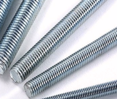 So sánh ty ren inox 304 và ty ren thép mạ kẽm: dùng loại nào cho công trình lâu dài?