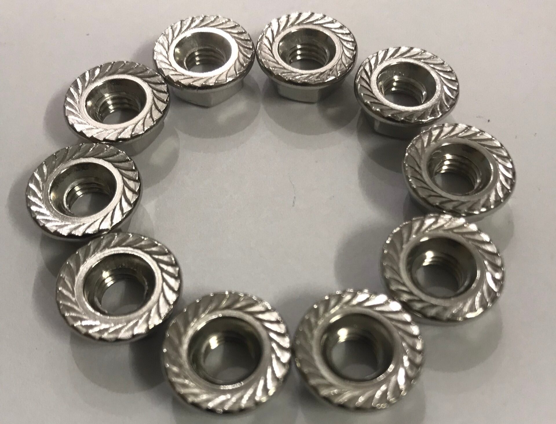 nha-cung-cap-vat-tu-inox-cong-trinh