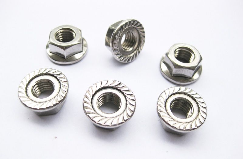 bao-gia-tan-long-den-inox-304