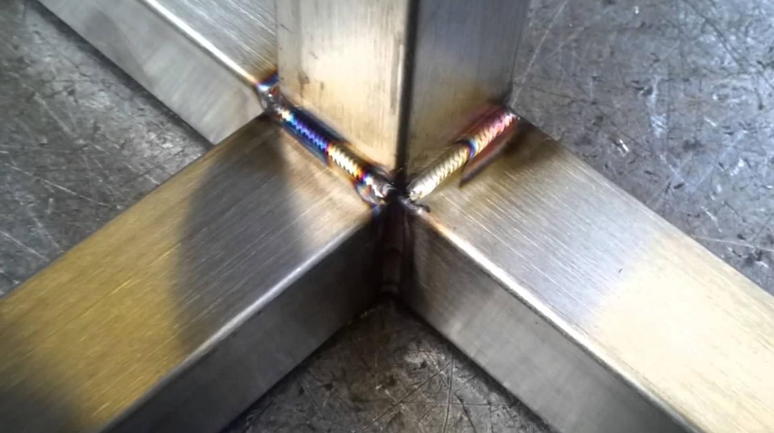 Kết nối trực tiếp inox với thép thường mà không cách ly